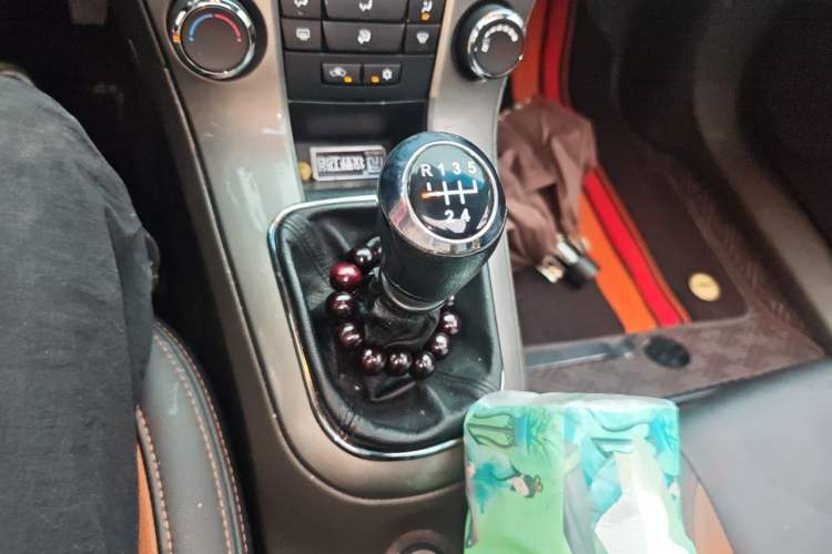 Used Chevrolet Cruze 2015 1.5L Classic SE MT Gear Lever