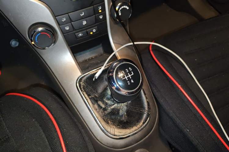Used Chevrolet Cruze 2015 1.5L Classic SL MT Gear Lever