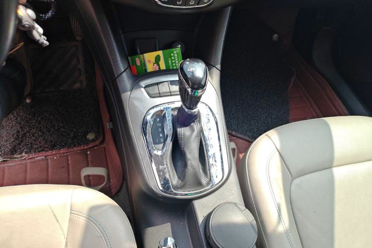 Used Chevrolet Cruze 2015 1.4T DCG Luxury Edition Gear Lever