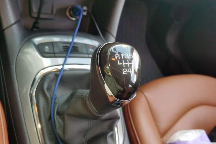 Used Chevrolet Cruze 2015 1.5L Manual Elite Edition Gear Lever