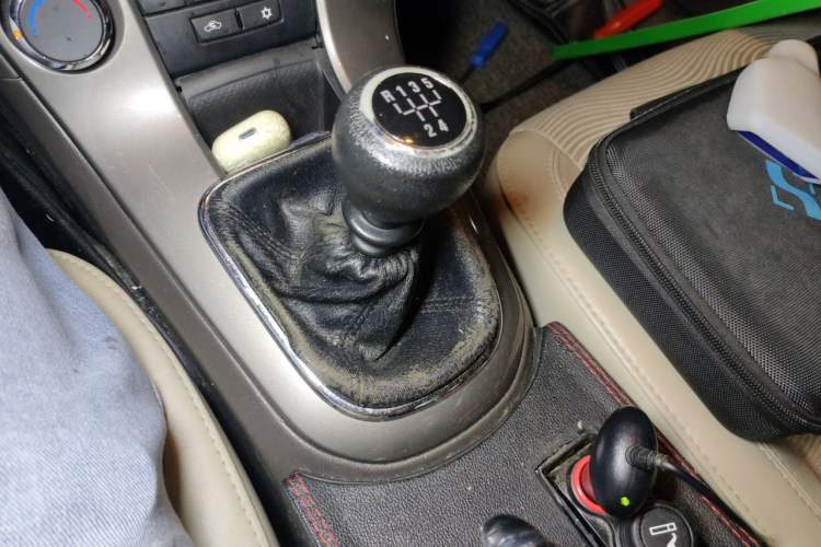 Used Chevrolet Cruze 2015 1.5L Classic SE MT Gear Lever