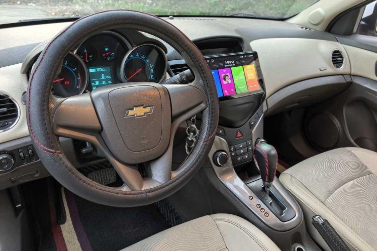 Used Chevrolet Cruze 2015 1.5L Classic SE AT Gear Lever