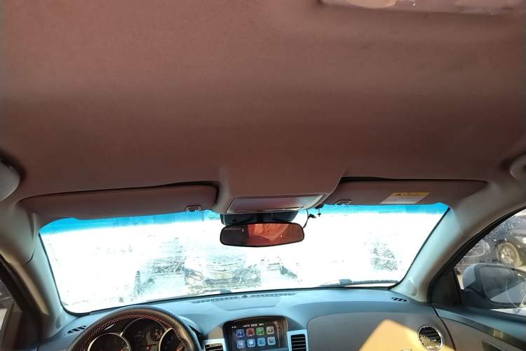 Used Chevrolet Cruze 2015 Hatchback 1.6L Automatic Comfort Edition Headliner