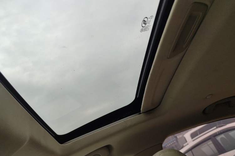 Used Chevrolet Cruze 2015 1.5L Classic SE MT Headliner