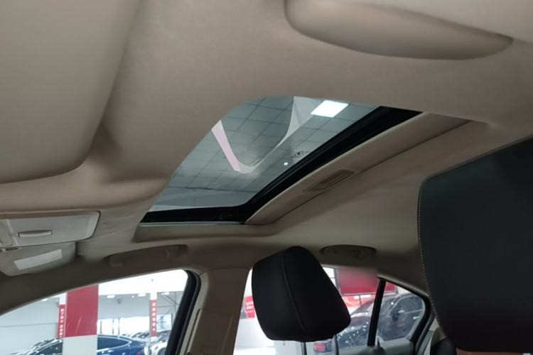 Used Chevrolet Cruze 2015 1.5L Classic SE AT Headliner