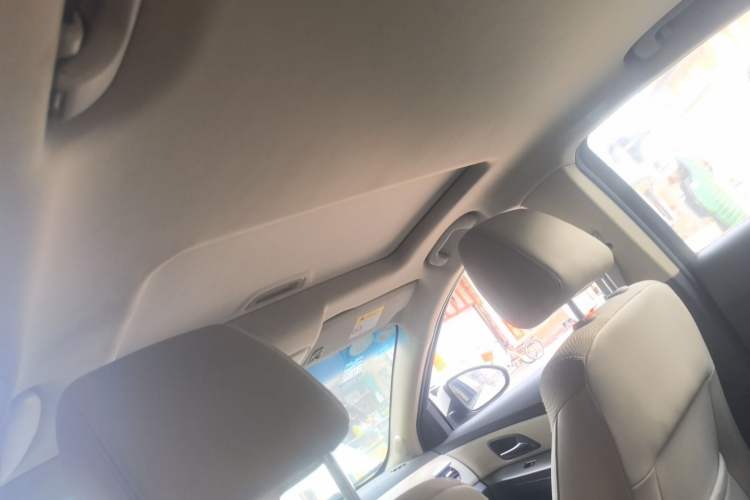 Used Chevrolet Cruze 2015 1.5L Classic SE AT Headliner