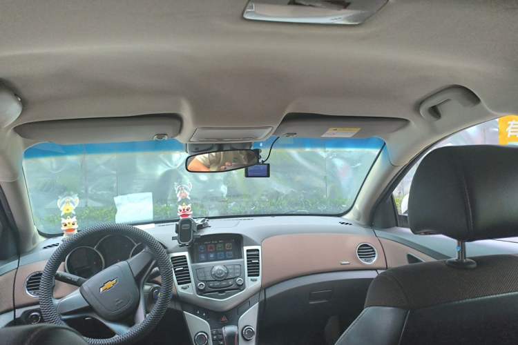 Used Chevrolet Cruze 2015 Hatchback 1.6L Automatic Comfort Edition Headliner