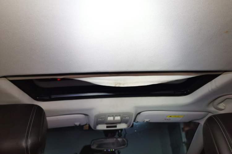 Used Chevrolet Cruze 2015 1.4T Manual Elite Edition Headliner