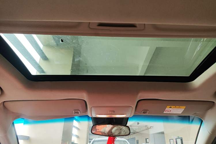 Used Chevrolet Cruze 2015 1.5L Classic SE MT Headliner