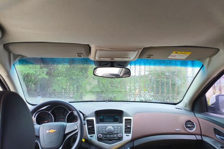 Used Chevrolet Cruze 2015 Hatchback 1.6L Automatic Comfort Edition Headliner