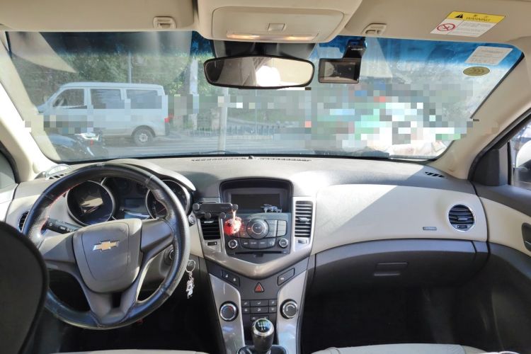 Used Chevrolet Cruze 2015 1.5L Classic SE MT Headliner