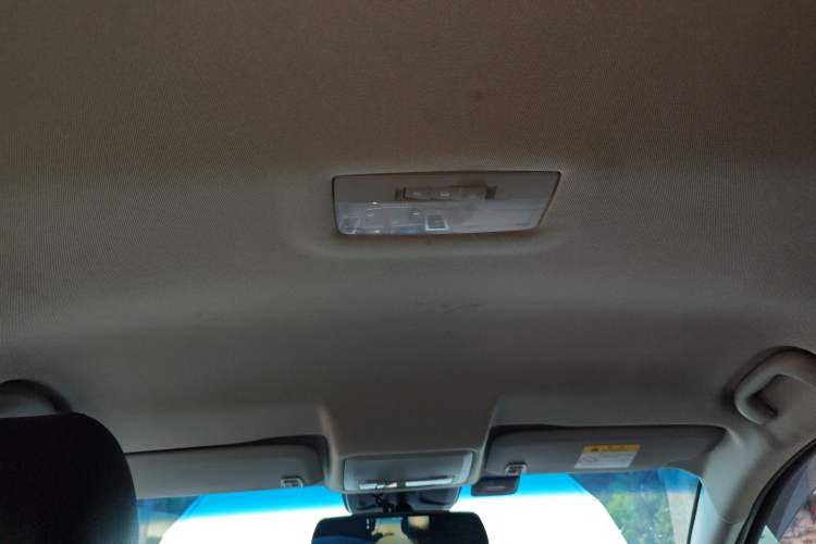 Used Chevrolet Cruze 2015 Hatchback 1.6L Automatic Comfort Edition Headliner