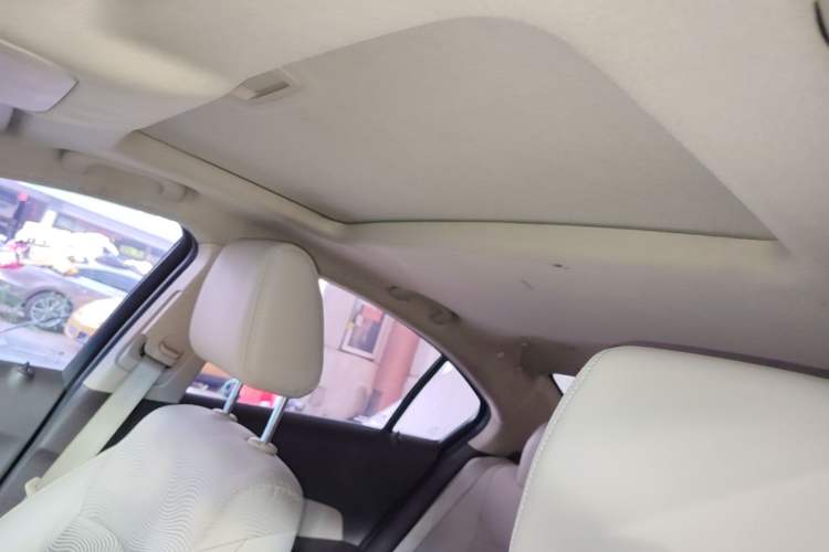 Used Chevrolet Cruze 2015 1.5L Classic SE MT Headliner