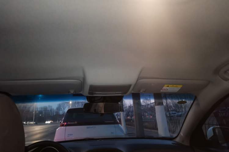 Used Chevrolet Cruze 2015 Hatchback 1.6L Manual Comfort Edition Headliner