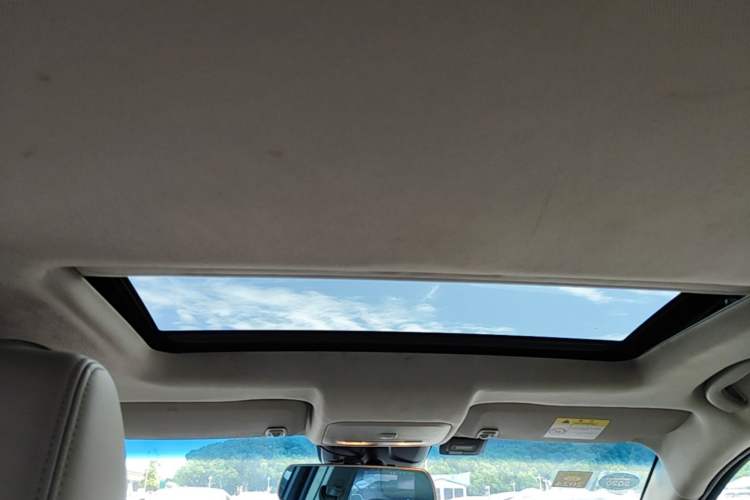 Used Chevrolet Cruze 2015 1.5L Classic SE MT Headliner