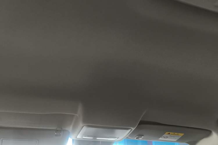 Used Chevrolet Cruze 2015 Hatchback 1.6L Automatic Comfort Edition Headliner