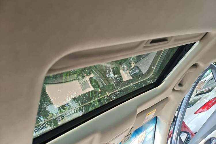 Used Chevrolet Cruze 2015 1.5L Classic SE MT Headliner