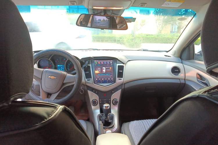 Used Chevrolet Cruze 2015 1.5L Classic SL MT Headliner