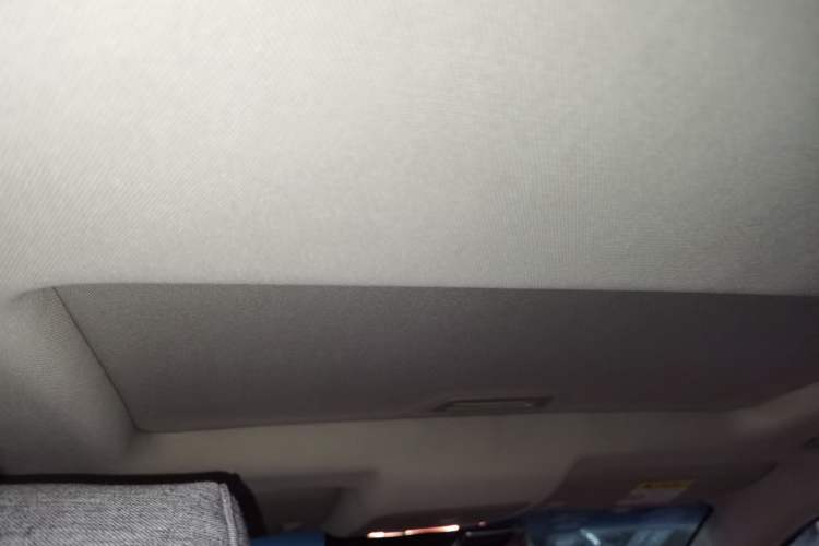 Used Chevrolet Cruze 2015 1.5L Classic SE MT Headliner