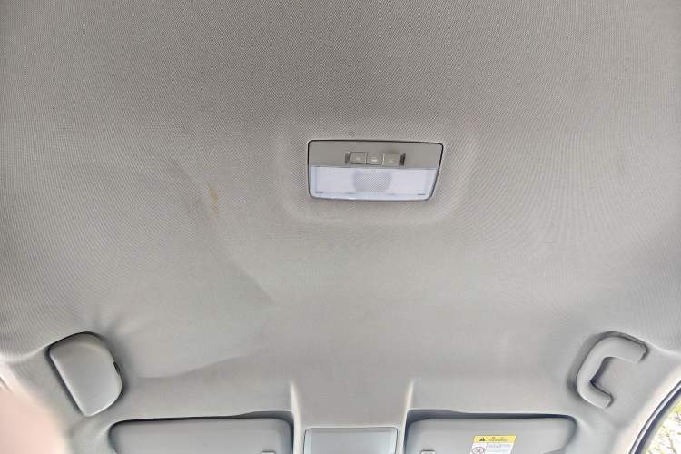 Used Chevrolet Cruze 2015 Hatchback 1.6L Automatic Comfort Edition Headliner