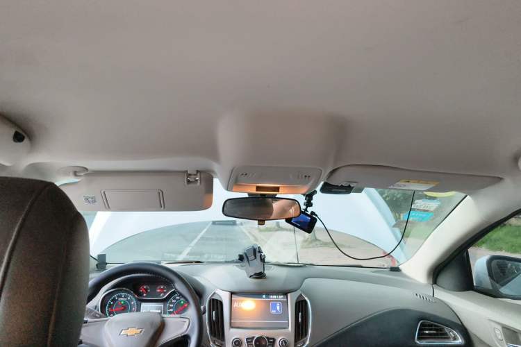 Used Chevrolet Cruze 2015 1.5L Automatic Fashion Navigation Edition Headliner