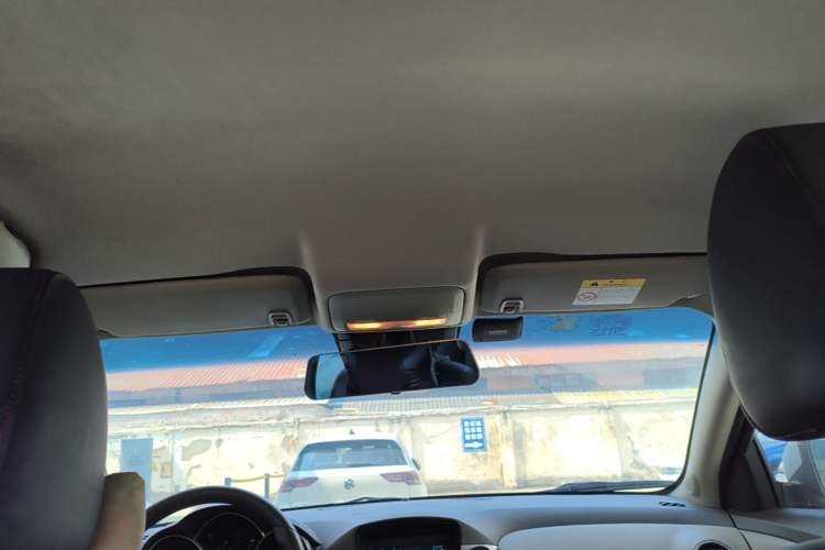 Used Chevrolet Cruze 2015 1.5L Classic SL MT Headliner
