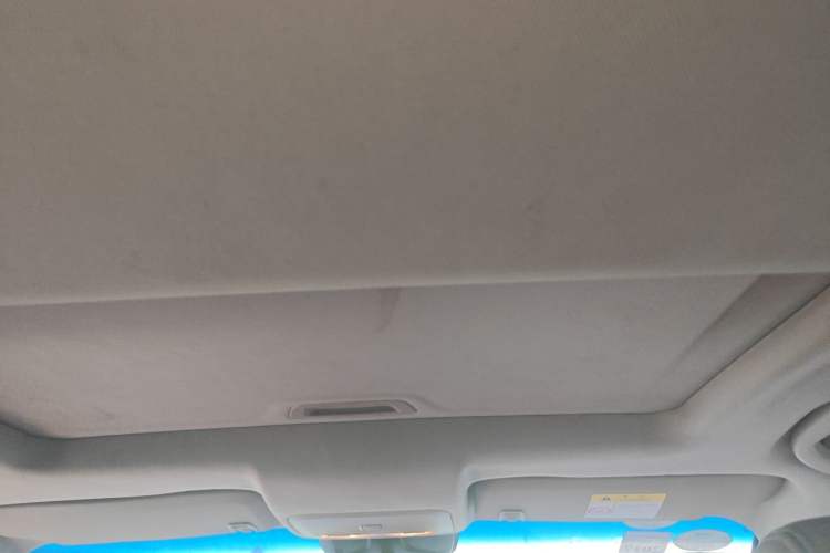 Used Chevrolet Cruze 2015 1.5L Classic SE MT Headliner