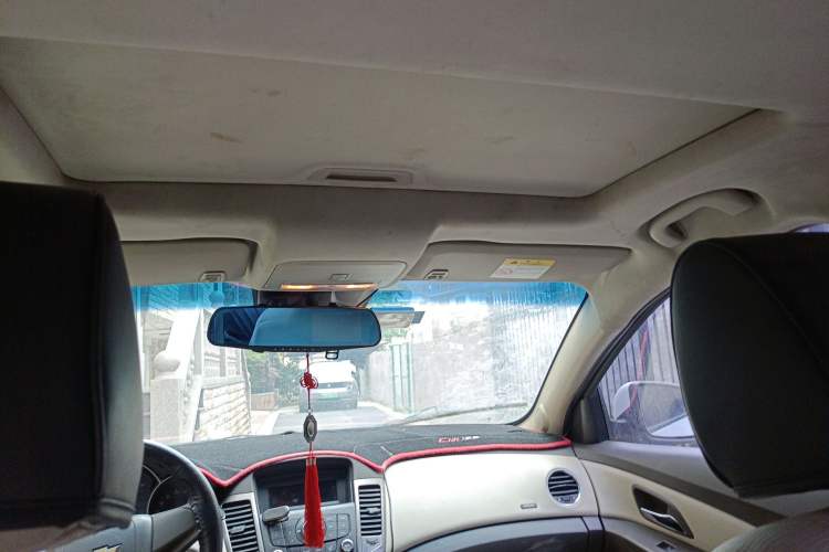 Used Chevrolet Cruze 2015 1.5L Classic SE MT Headliner