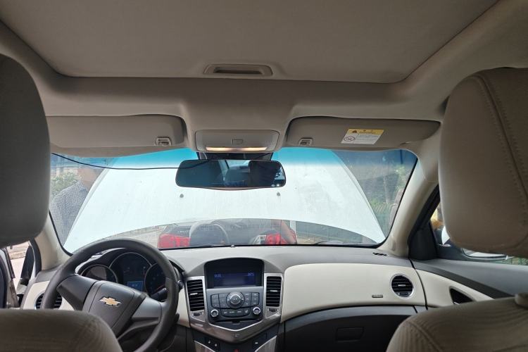 Used Chevrolet Cruze 2015 1.5L Classic SE MT Headliner