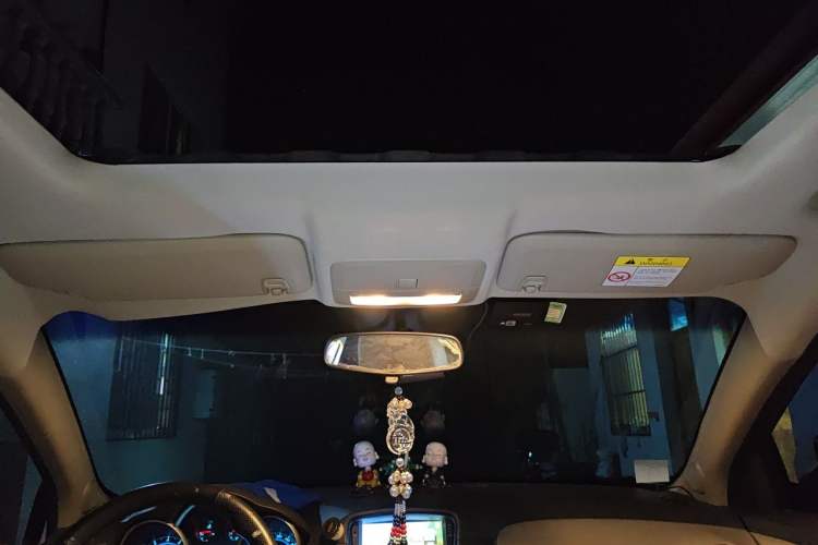 Used Chevrolet Cruze 2015 1.5L Classic SE MT Headliner