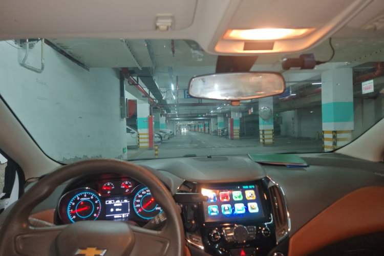 Used Chevrolet Cruze 2015 1.5L Automatic Fashion Navigation Edition Headliner