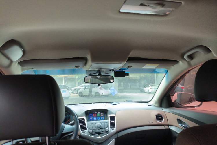 Used Chevrolet Cruze 2015 Hatchback 1.6L Automatic Comfort Edition Headliner