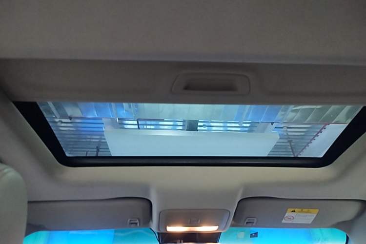 Used Chevrolet Cruze 2015 1.5L Classic SE MT Headliner