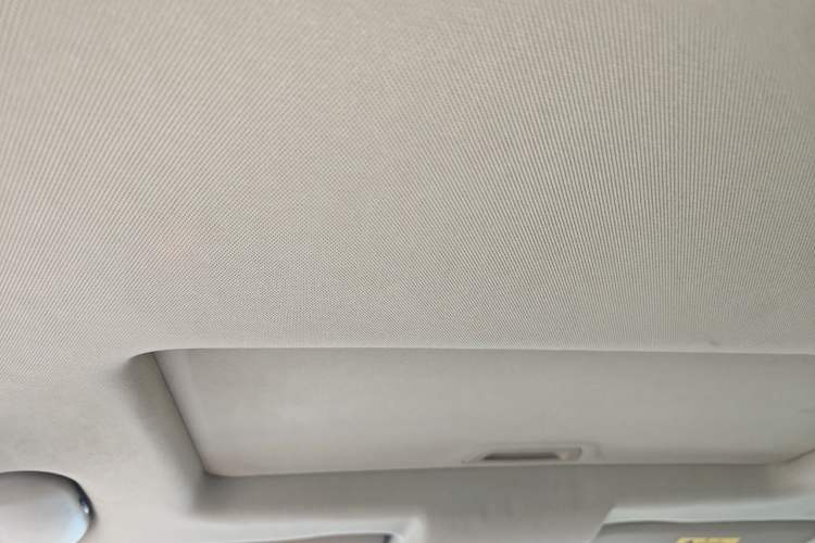 Used Chevrolet Cruze 2015 1.5L Classic SE MT Headliner