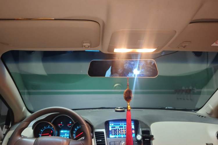 Used Chevrolet Cruze 2015 1.5L Classic SE MT Headliner