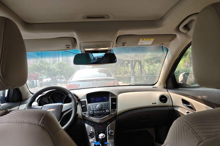 Used Chevrolet Cruze 2015 1.5L Classic SE MT Headliner