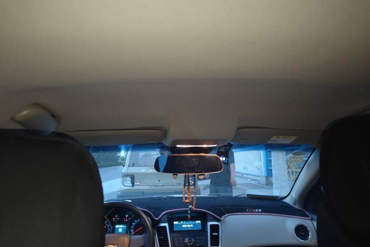 Used Chevrolet Cruze 2015 1.5L Classic SL MT Headliner