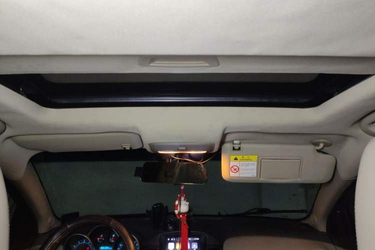 Used Chevrolet Cruze 2015 1.5L Classic SE MT Headliner