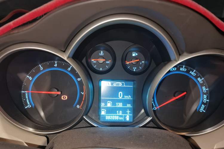 Used Chevrolet Cruze 2015 1.5L Classic SL MT Instrument Cluster