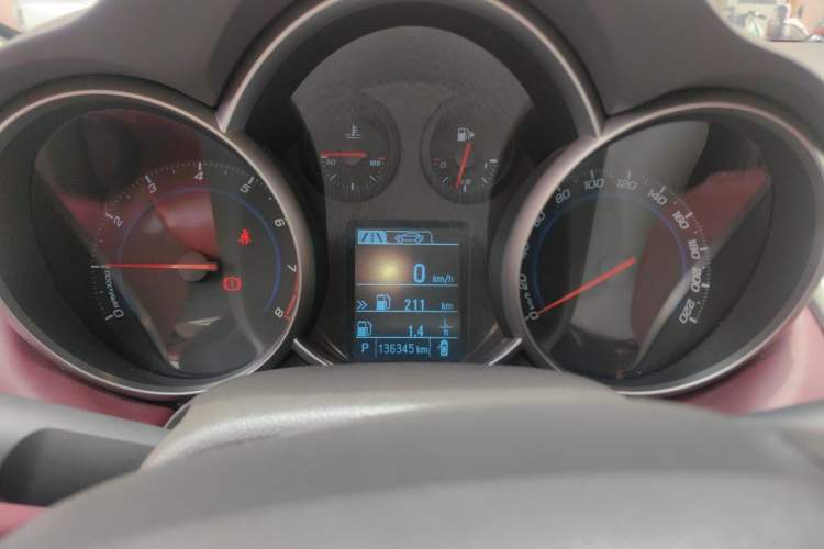 Used Chevrolet Cruze 2015 1.5L Classic SE AT Instrument Cluster