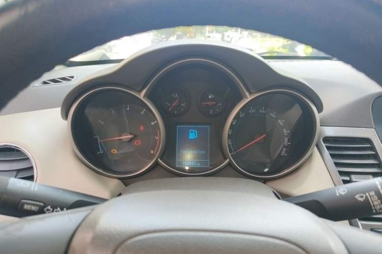 Used Chevrolet Cruze 2015 1.5L Classic SE AT Instrument Cluster