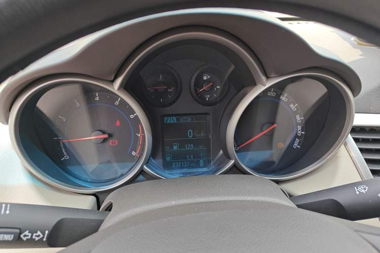 Used Chevrolet Cruze 2015 1.5L Classic SL MT Instrument Cluster