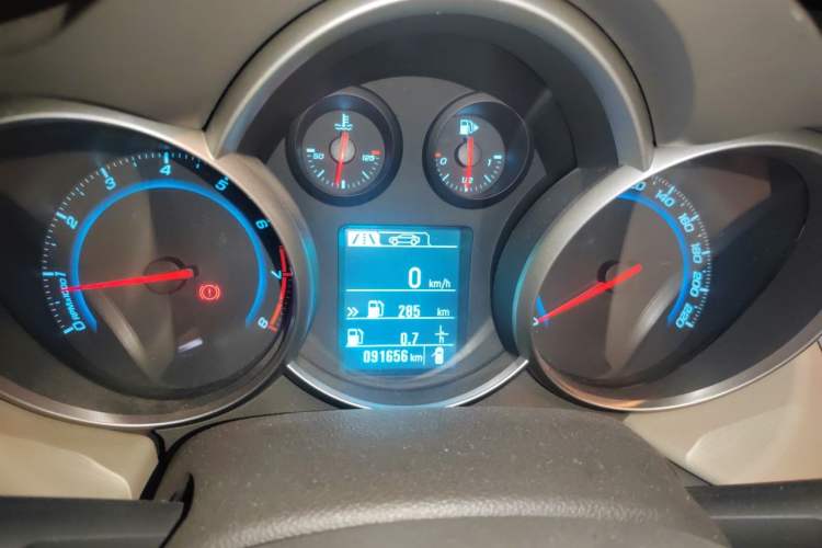 Used Chevrolet Cruze 2015 1.5L Classic SE MT Instrument Cluster