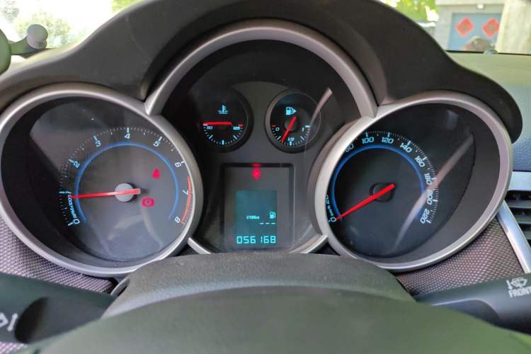Used Chevrolet Cruze 2015 Hatchback 1.6L Manual Comfort Edition Instrument Cluster