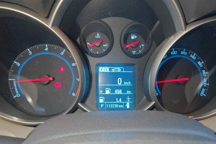 Used Chevrolet Cruze 2015 1.5L Classic SE AT Instrument Cluster