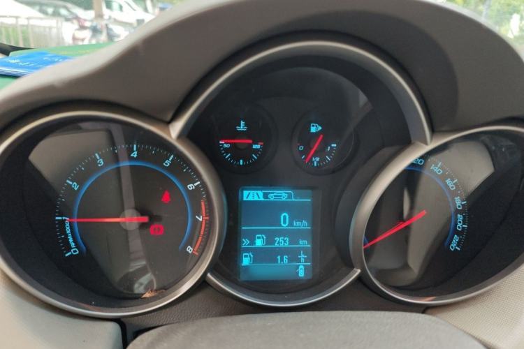 Used Chevrolet Cruze 2015 1.5L Classic SE MT Instrument Cluster