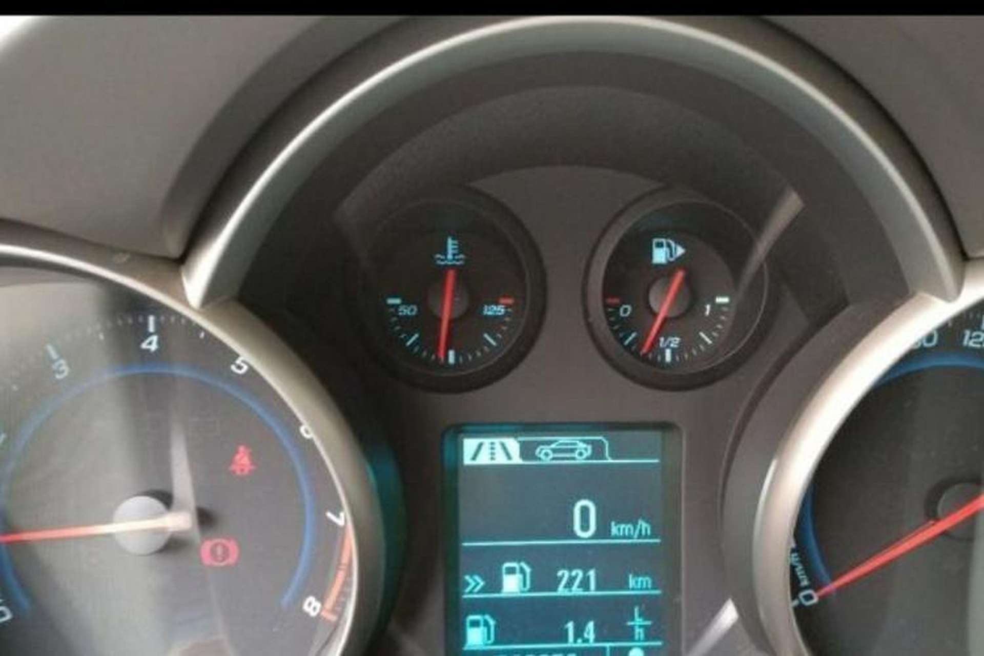 Used Chevrolet Cruze 2015 1.5L Classic SL MT Instrument Cluster