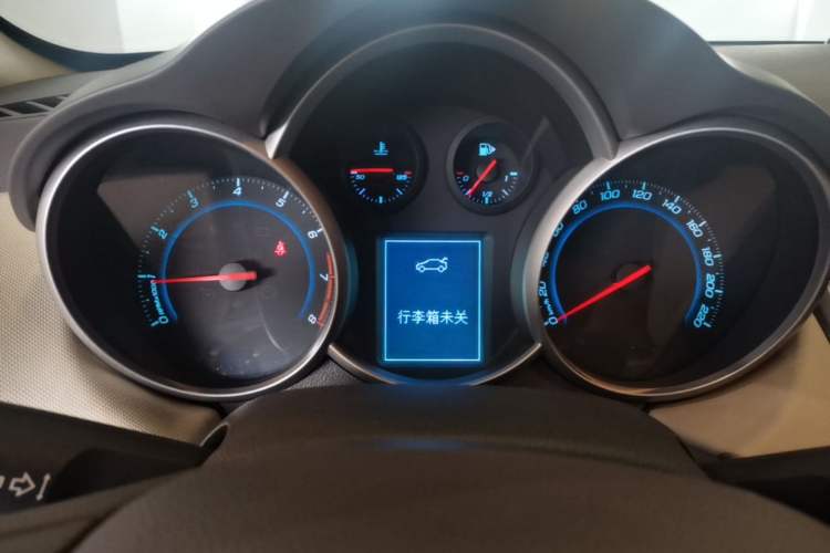Used Chevrolet Cruze 2015 1.5L Classic SE AT Instrument Cluster