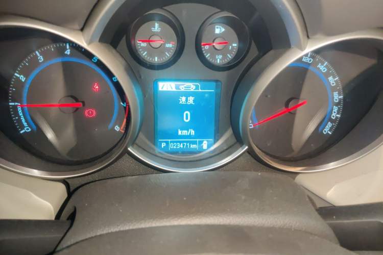 Used Chevrolet Cruze 2015 1.5L Classic SE AT Instrument Cluster