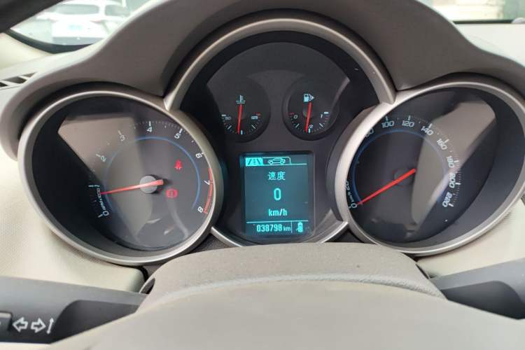 Used Chevrolet Cruze 2015 1.5L Classic SE MT Instrument Cluster